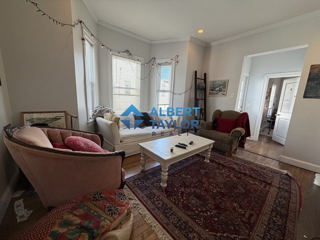 10 Greylock Rd, Unit 1 in Boston, MA - Building Photo - Building Photo