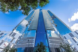 851 NE 1st Ave, Unit 3410 in Miami, FL - Building Photo