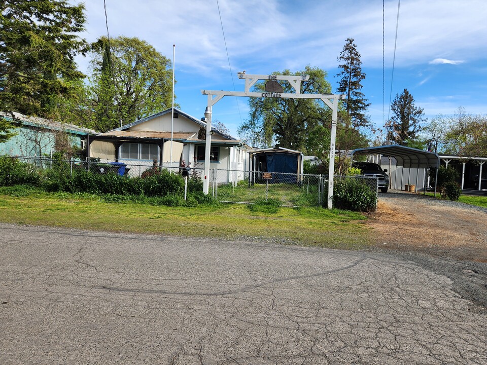 6123 3rd Ave in Lucerne, CA - Building Photo