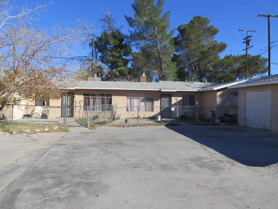 16683 Lynn St in Victorville, CA - Building Photo