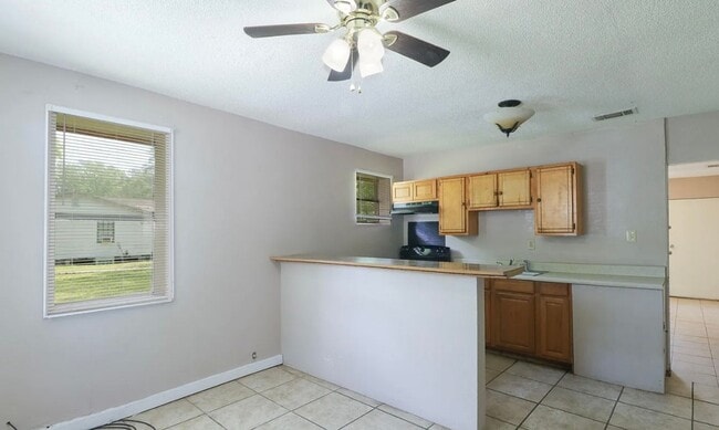 5012 Meridian St in Moss Point, MS - Building Photo - Building Photo