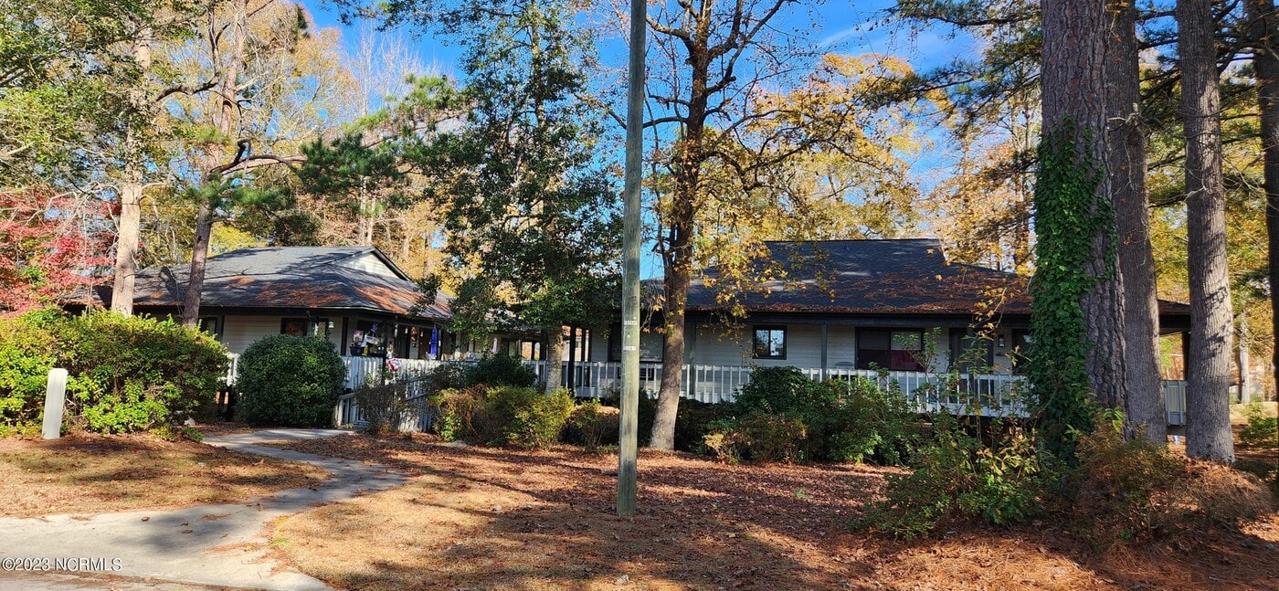 13 Linksiders Rd in New Bern, NC - Building Photo