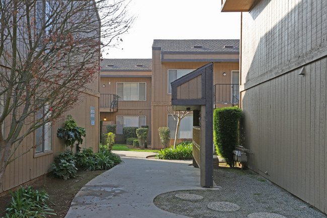 Park Place Apartments in Fresno, CA - Building Photo - Building Photo