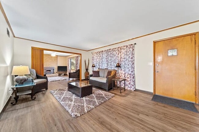 property at 2714 W 51st St