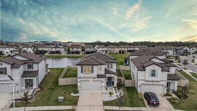 7446 Yale Harbor Dr in Wesley Chapel, FL - Building Photo - Building Photo