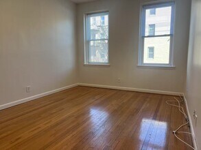 1423 Commonwealth Ave, Unit 202 in Boston, MA - Foto de edificio - Building Photo