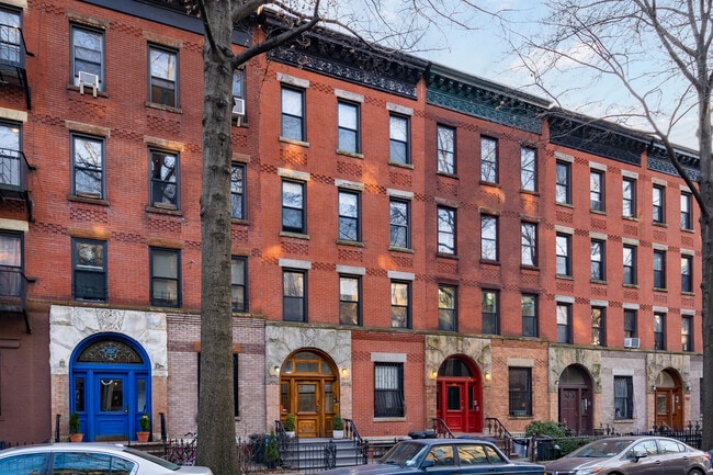 200 Saint Marks Ave in Brooklyn, NY - Foto de edificio - Building Photo