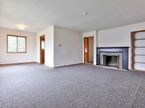 2881 SE Sherman St in Portland, OR - Foto de edificio - Interior Photo