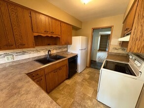 1306 3rd Ave NE in Watertown, SD - Building Photo - Building Photo