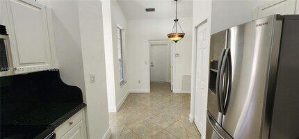 7400 S Aragon Blvd in Sunrise, FL - Building Photo - Building Photo