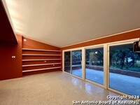 322 Donella Dr in San Antonio, TX - Foto de edificio - Building Photo