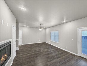 195 E 2nd St in Centerton, AR - Building Photo - Building Photo