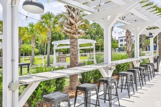Channel Family Apartment Homes in Charleston, SC - Foto de edificio - Building Photo