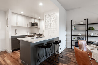 Watermark Kendall West in Cambridge, MA - Building Photo - Interior Photo