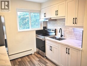 19 Hamilton St in St Thomas, ON - Building Photo - Building Photo