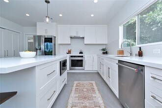 3753 Berry Dr in Los Angeles, CA - Building Photo - Building Photo