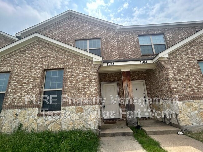 property at 1918 Timber Oaks Dr
