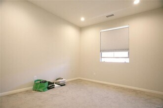 125 Full Sun in Irvine, CA - Building Photo - Building Photo