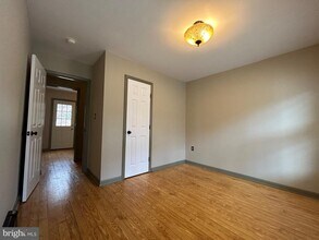 162 York St in Lambertville, NJ - Building Photo - Building Photo