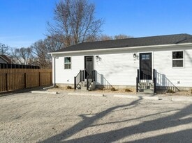 313 E Martin St, Unit # 1 in Forrest, IL - Building Photo
