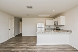 26485 Wakefield Dr in Brooksville, FL - Building Photo - Building Photo
