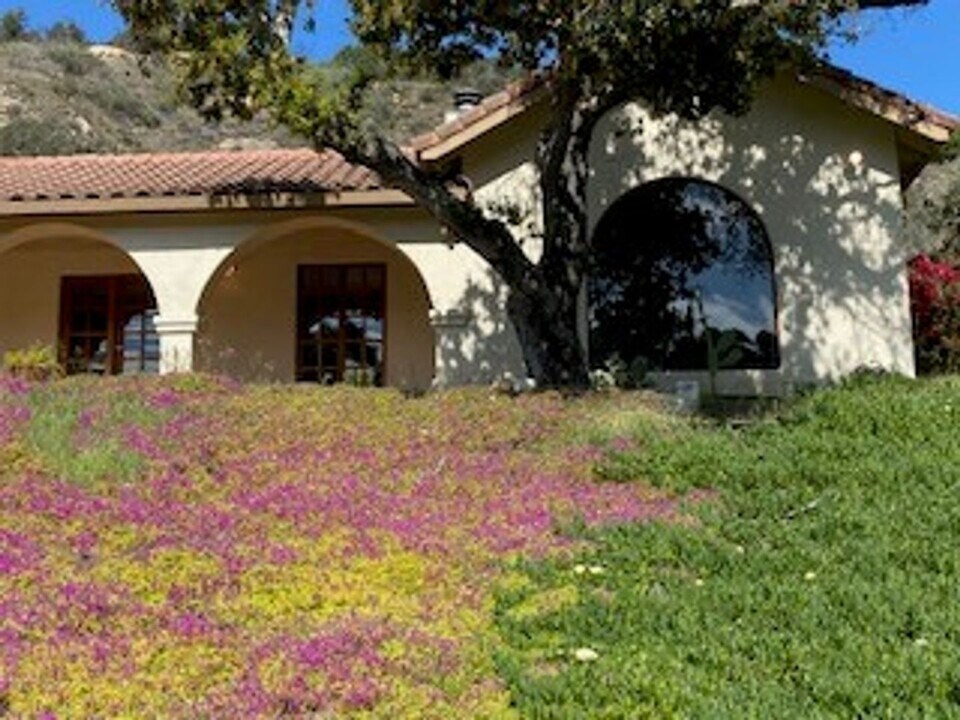 90 Harper Canyon Rd in Salinas, CA - Building Photo