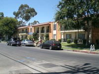 Beck View Apartments in North Hollywood, CA - Foto de edificio - Building Photo