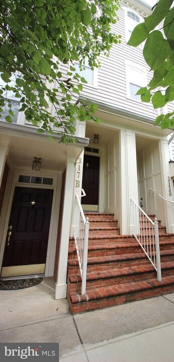 317 Cross Green St in Gaithersburg, MD - Building Photo