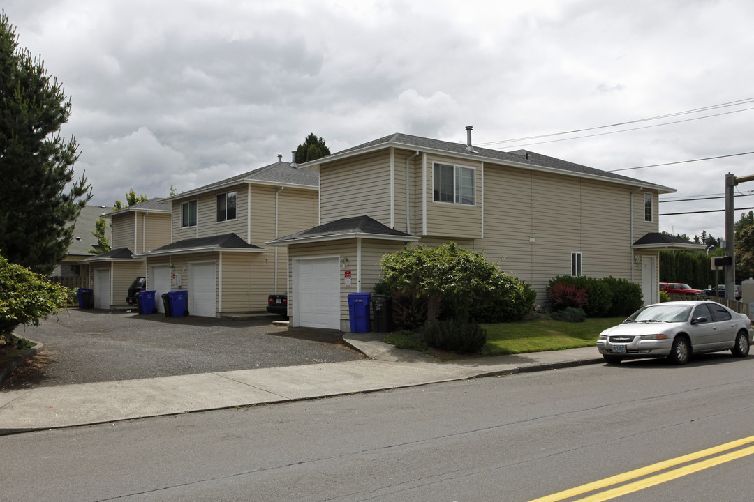 503-515 NE Division St in Gresham, OR - Building Photo