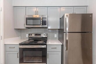 301 Greenville in Allen, TX - Foto de edificio - Building Photo