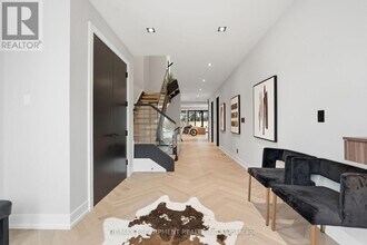 700 Montbeck Crescent in Mississauga, ON - Building Photo - Building Photo