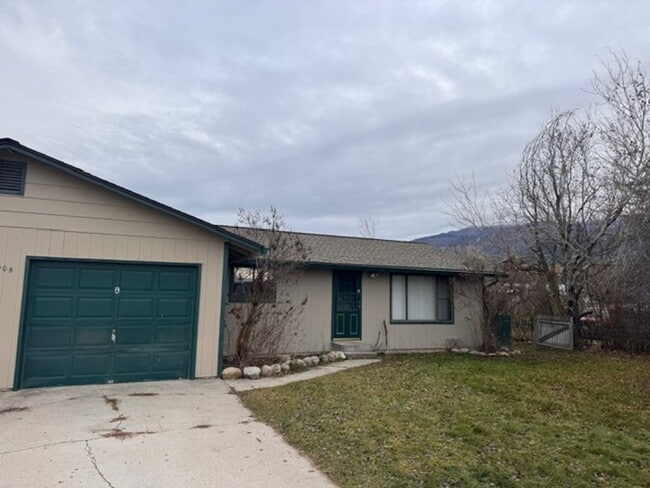 6005 Vista Dr in Lolo, MT - Building Photo - Building Photo