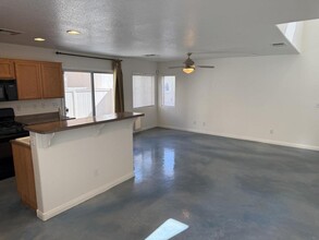 9528 Havasu Canyon Ave in Las Vegas, NV - Foto de edificio - Building Photo