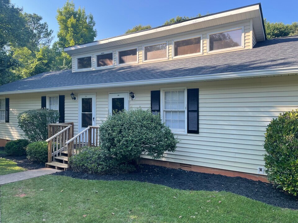 290 Timothy Rd in Athens, GA - Building Photo