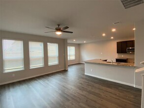 4327 Rosemary Ln in Conroe, TX - Building Photo - Building Photo