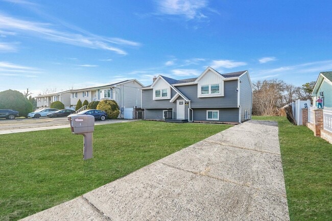 91 Gordon Ave in West Babylon, NY - Building Photo - Building Photo