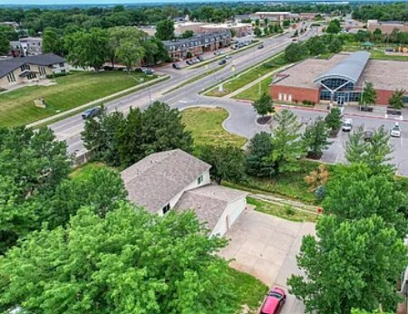 1565 Cedar Crest Dr in Lincoln, NE - Building Photo - Building Photo