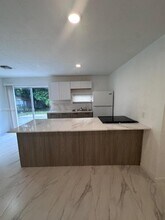 4285 SW 48th Ct in Fort Lauderdale, FL - Building Photo - Building Photo