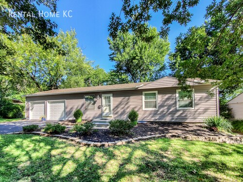 9010 W 101st St photo'