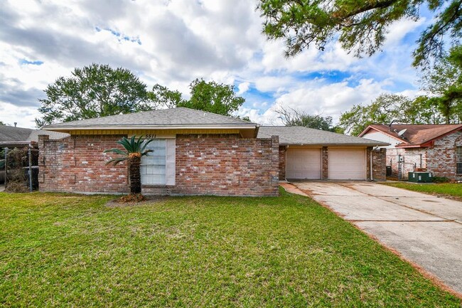 5511 Jumada Cir in Houston, TX - Foto de edificio - Building Photo