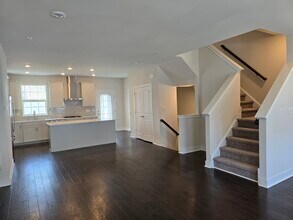 226 Red Leaf Ln in Exton, PA - Foto de edificio - Building Photo