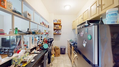 1073 Beacon St, Unit 7 in Brookline, MA - Building Photo - Building Photo