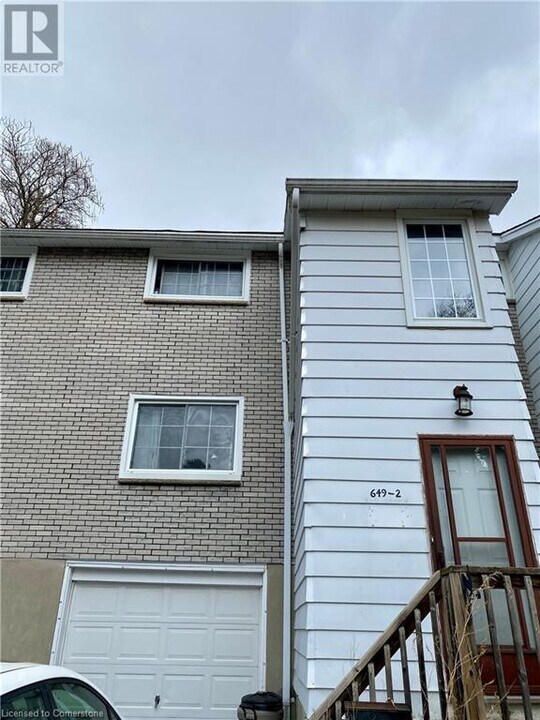 649 Albert St in Waterloo, ON - Building Photo