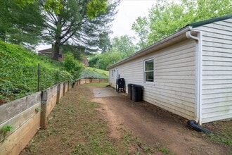 301 Forest Ave in Radford, VA - Building Photo - Building Photo