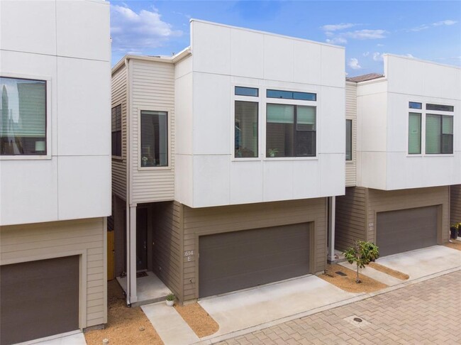 614 Thornton Rd in Houston, TX - Building Photo - Building Photo