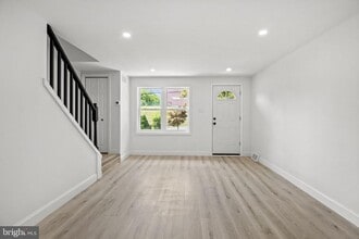 2119 Delmar Dr in Folcroft, PA - Building Photo - Building Photo