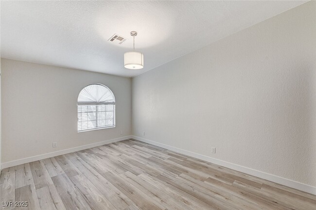 property at 2633 Durango Dr