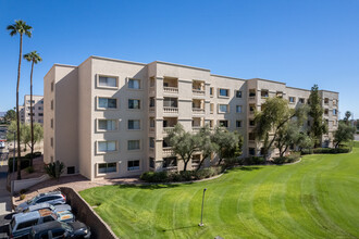 Scottsdale Shadows in Scottsdale, AZ - Building Photo - Building Photo