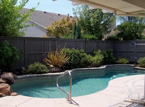 2548 San Marin Ln in Sacramento, CA - Building Photo - Building Photo
