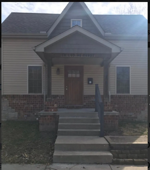 1509 Pine St in Highland, IL - Building Photo